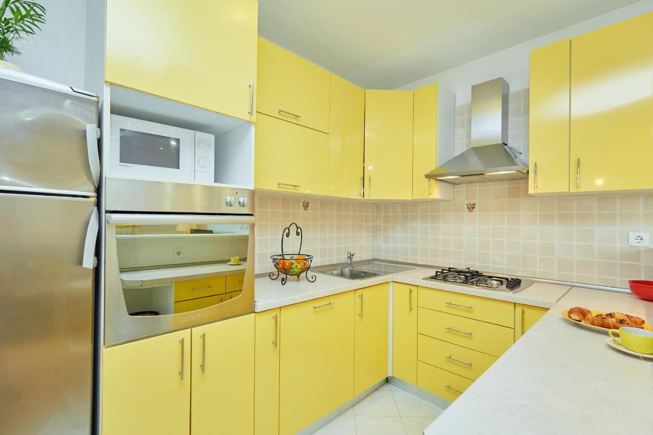 Apartments Zelic Tučepi Стая снимка