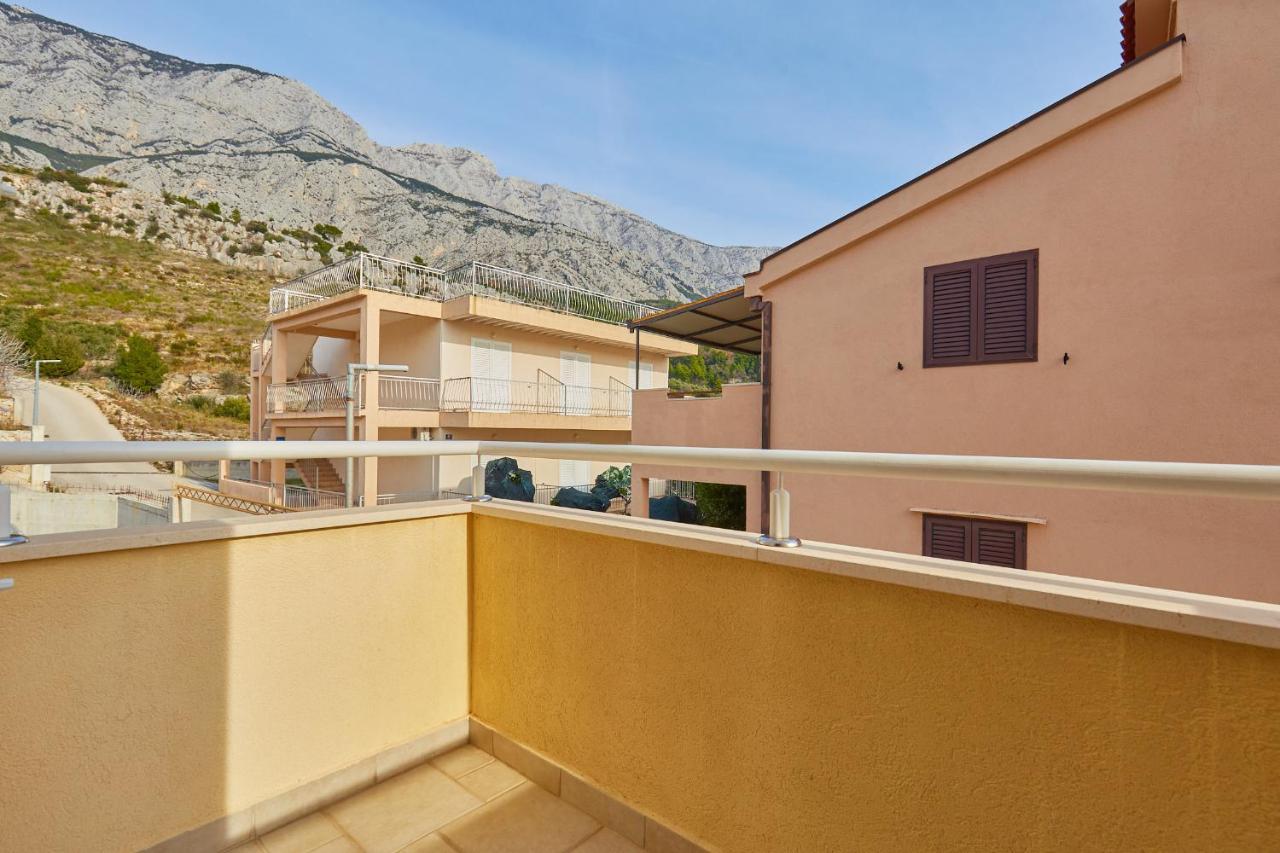 Apartments Zelic Tučepi Стая снимка