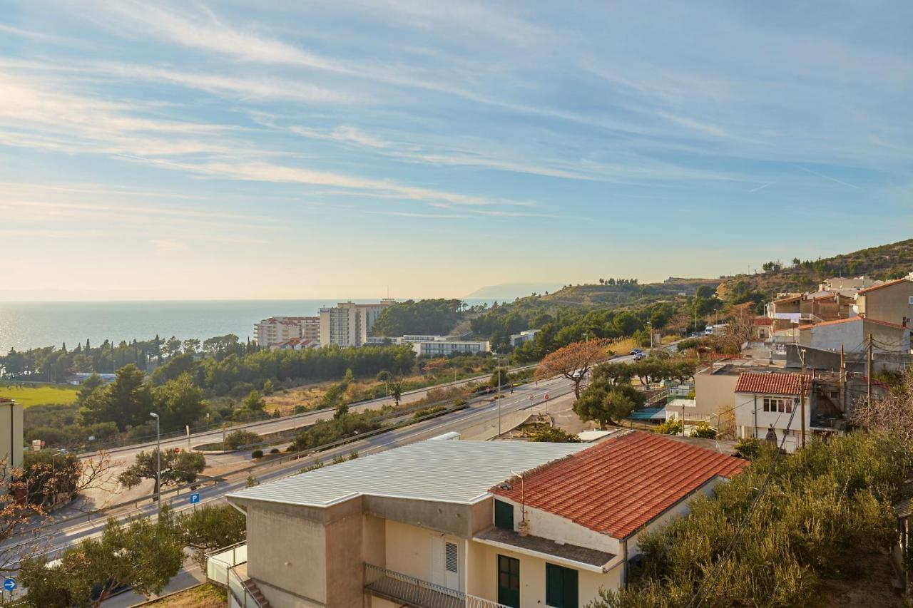 Apartments Zelic Tučepi Екстериор снимка
