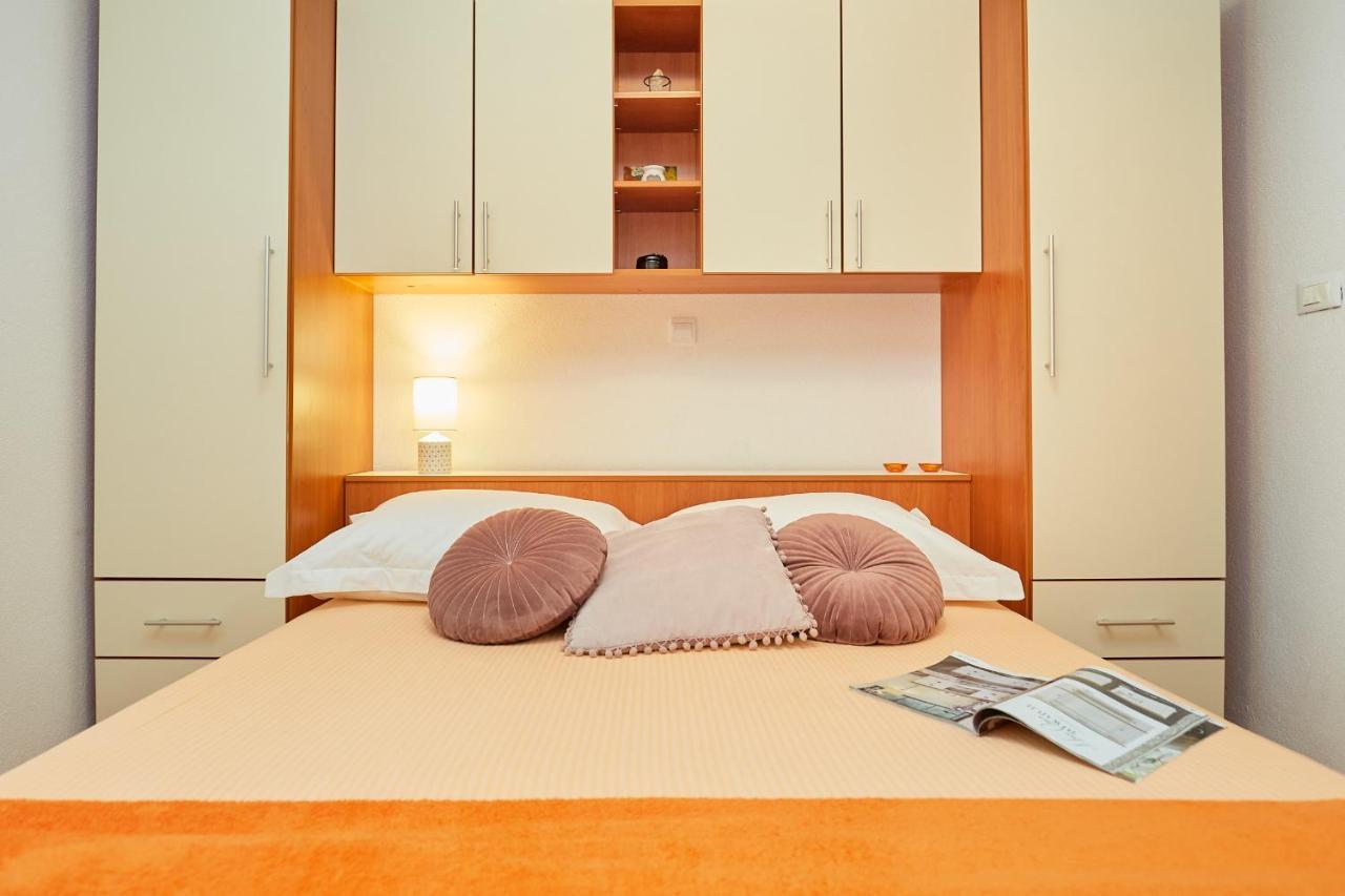 Apartments Zelic Tučepi Екстериор снимка