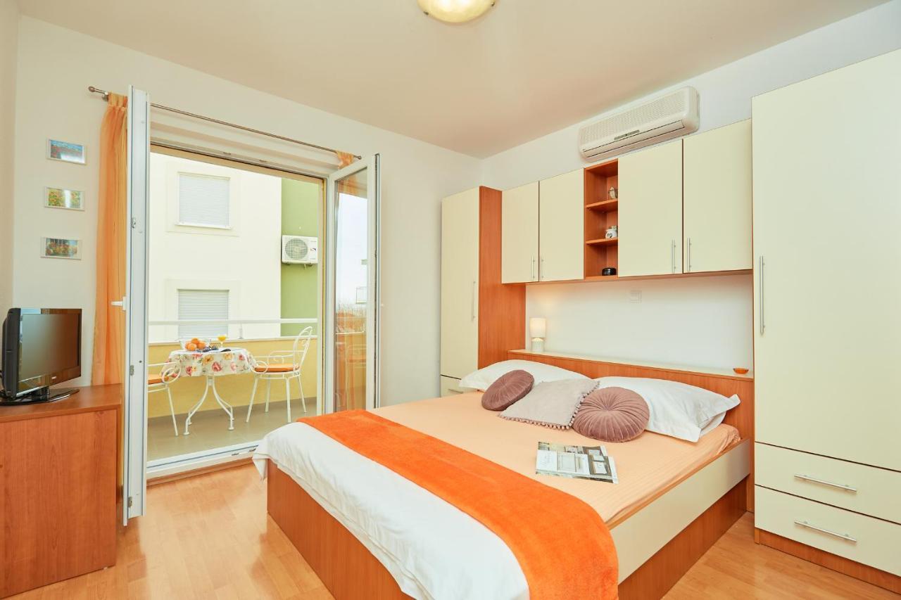 Apartments Zelic Tučepi Екстериор снимка