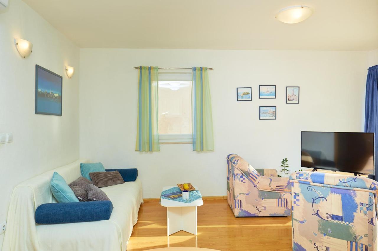 Apartments Zelic Tučepi Екстериор снимка