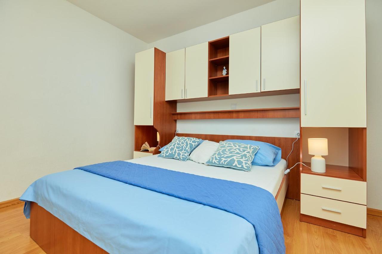 Apartments Zelic Tučepi Екстериор снимка